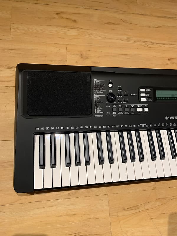 Yamaha PSR-E373 Digital Keyboard Black