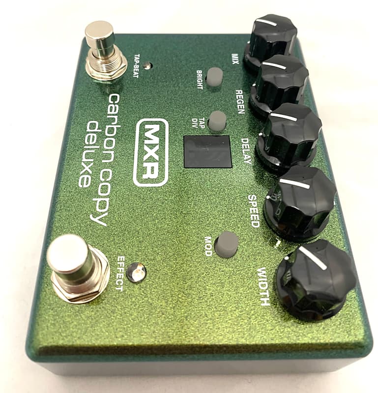 Carbon Copy Deluxe Analog Delay Pedal